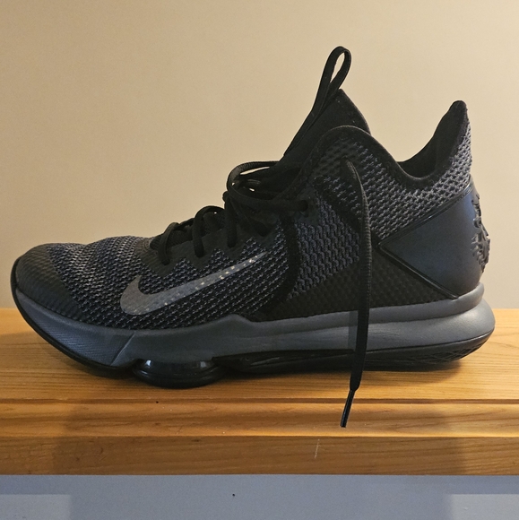 Nike Lebron Witness IV Black/Iron Grey size 11.5 BV7427-003 - Picture 5 of 6